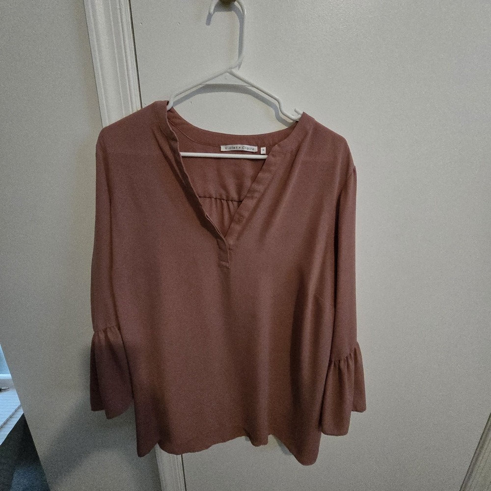 Violet & Claire Women's Rose Bell Sleeves Blouse Top Size XL